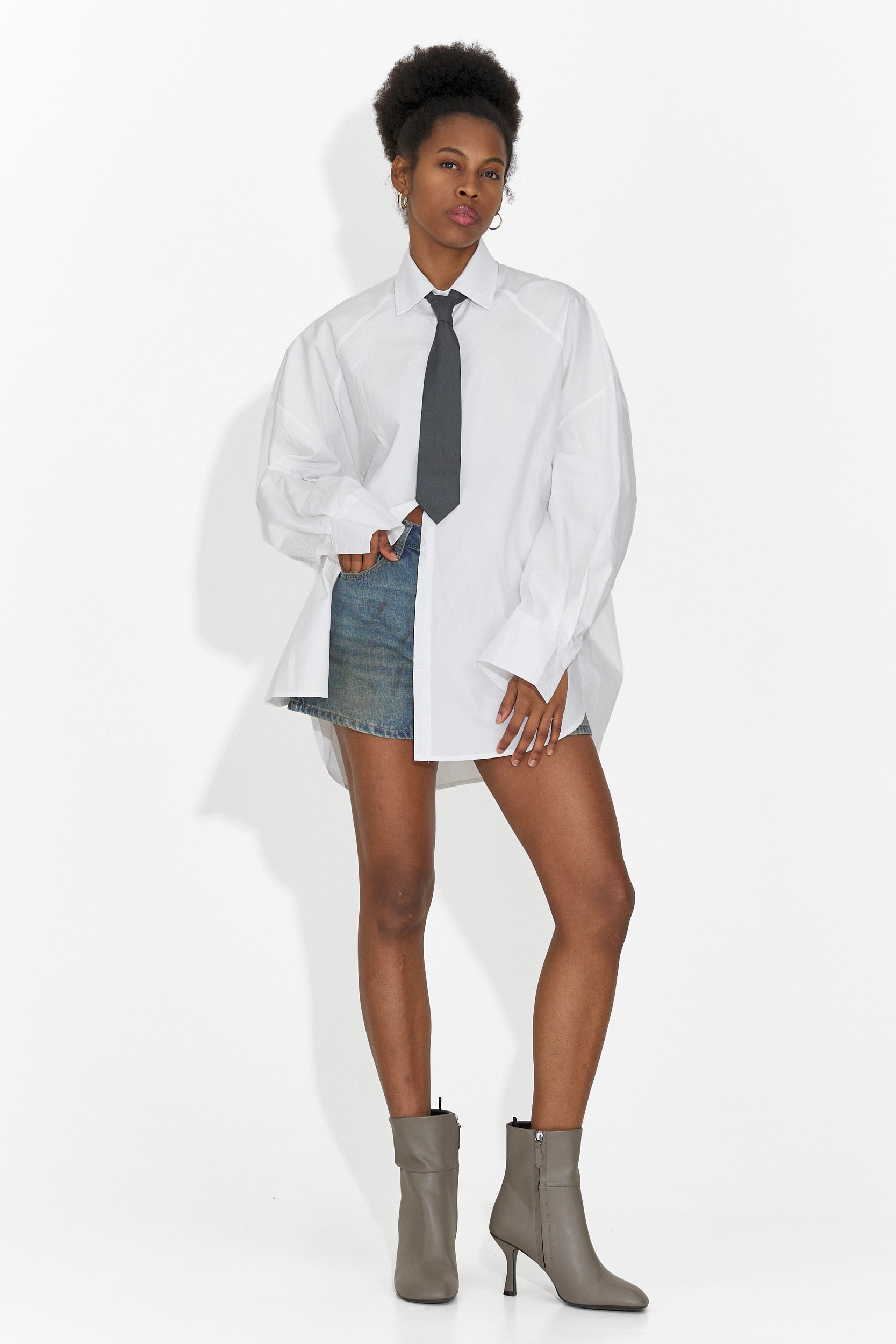 Abrienda Bogas Przypadkowa Biała Koszula Damska