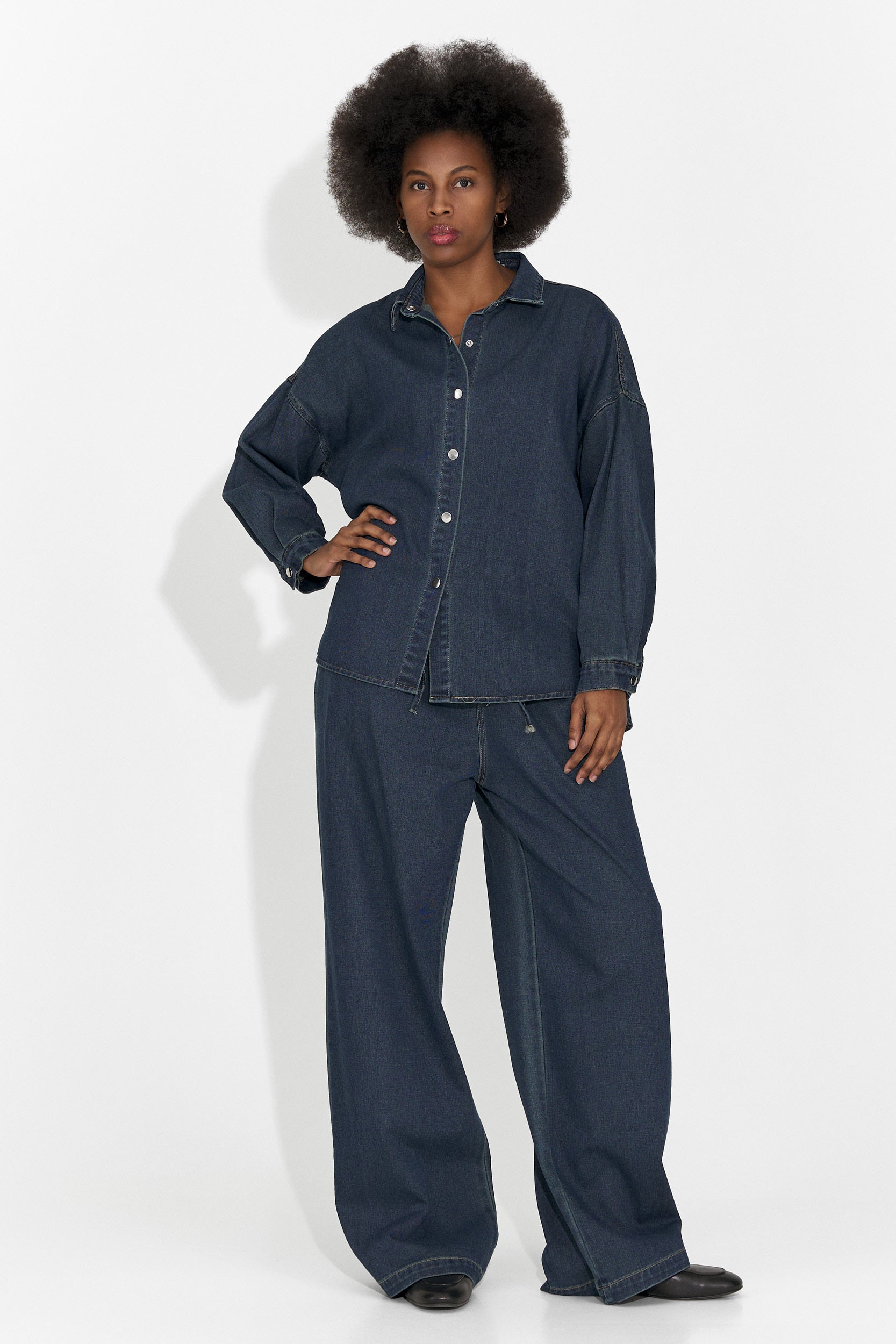 Nieformalny granatowy garnitur damski Simena Bogas