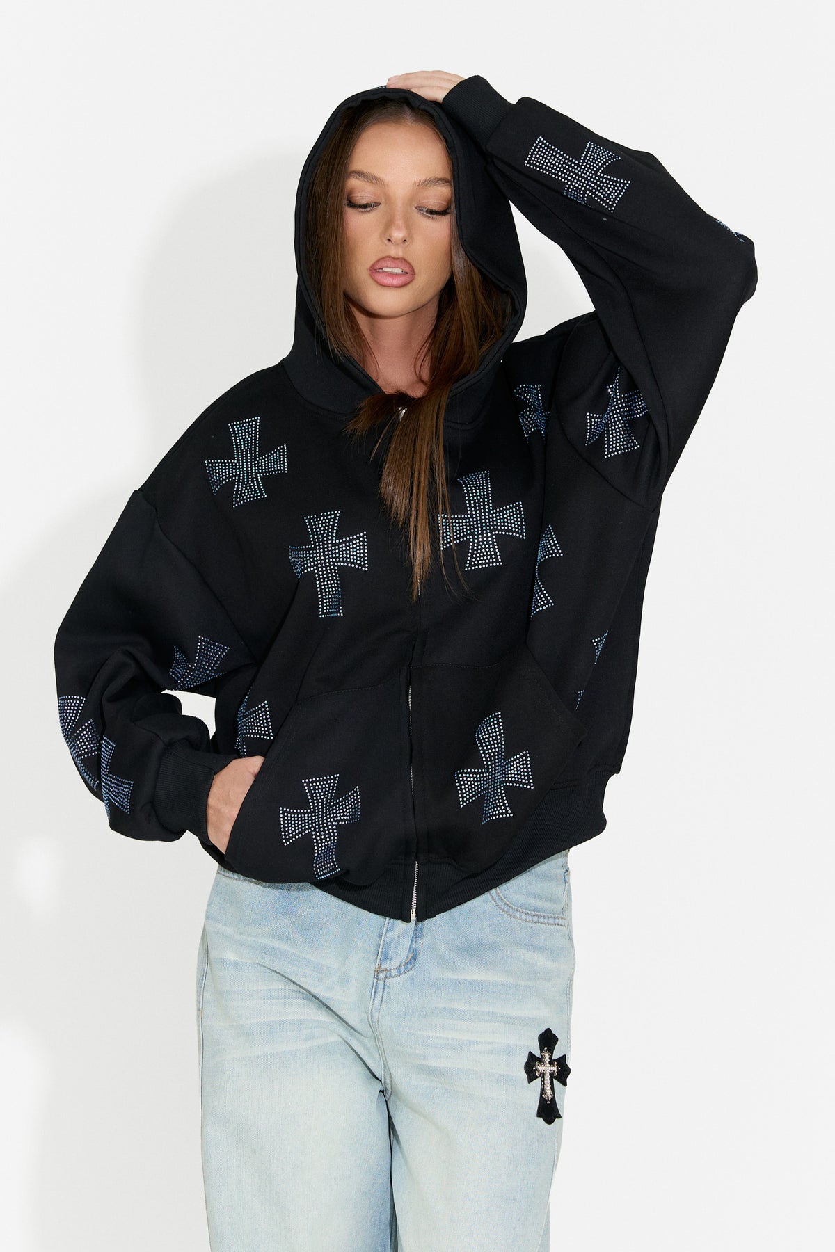 Czarna damska bluza z kapturem casualowa Hancy Bogas
