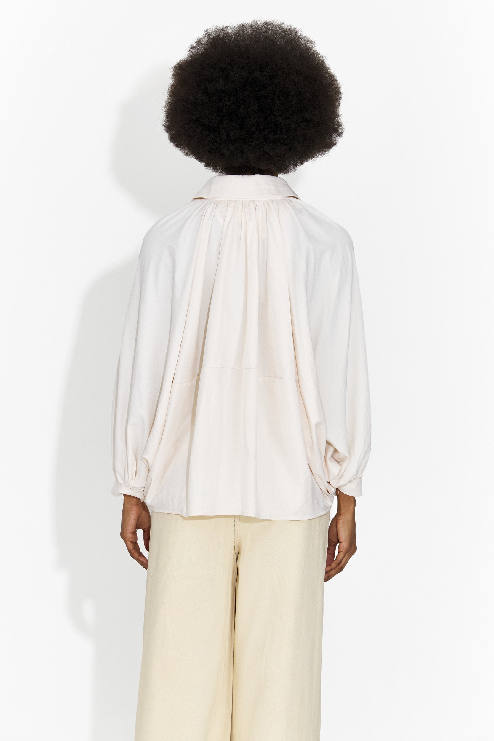 Casualna Kremowa Kurtka Damska Yasminia Bogas