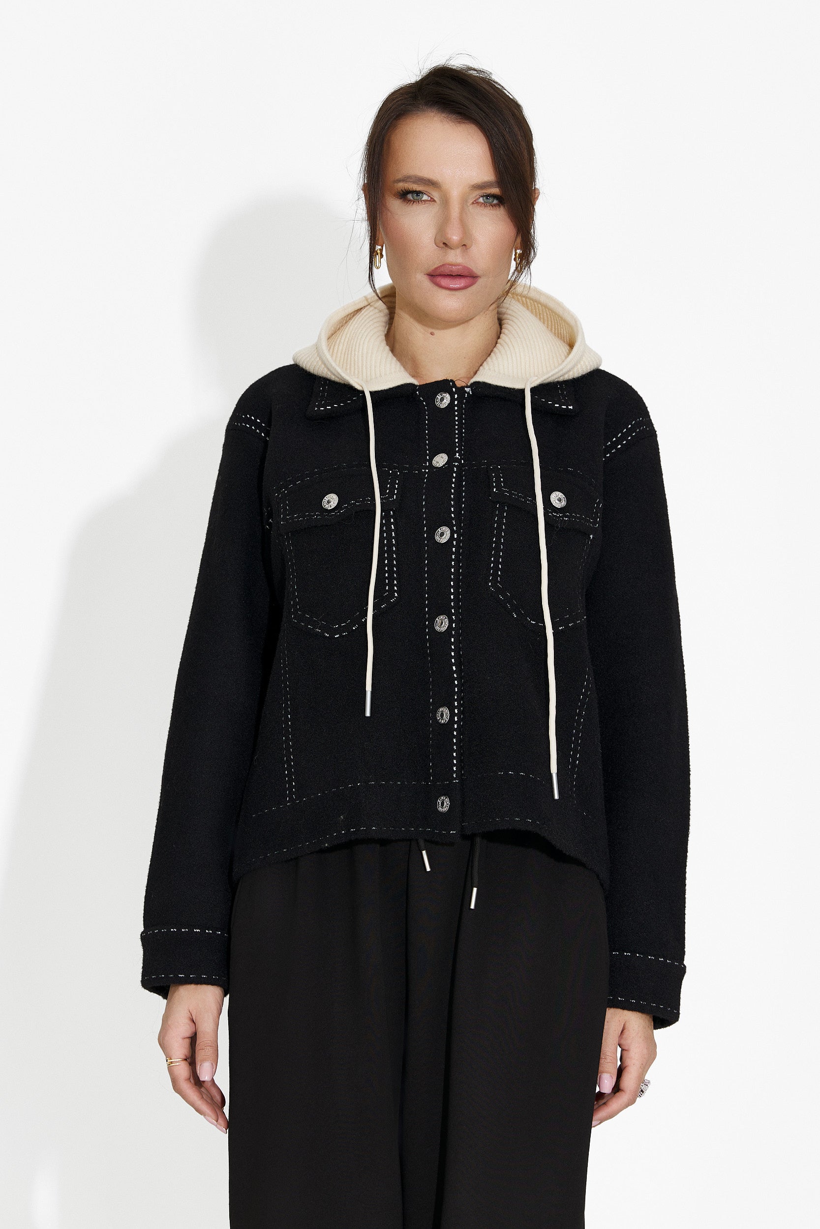 Luźna Czarna Kurtka Damska Mirtha Bogas