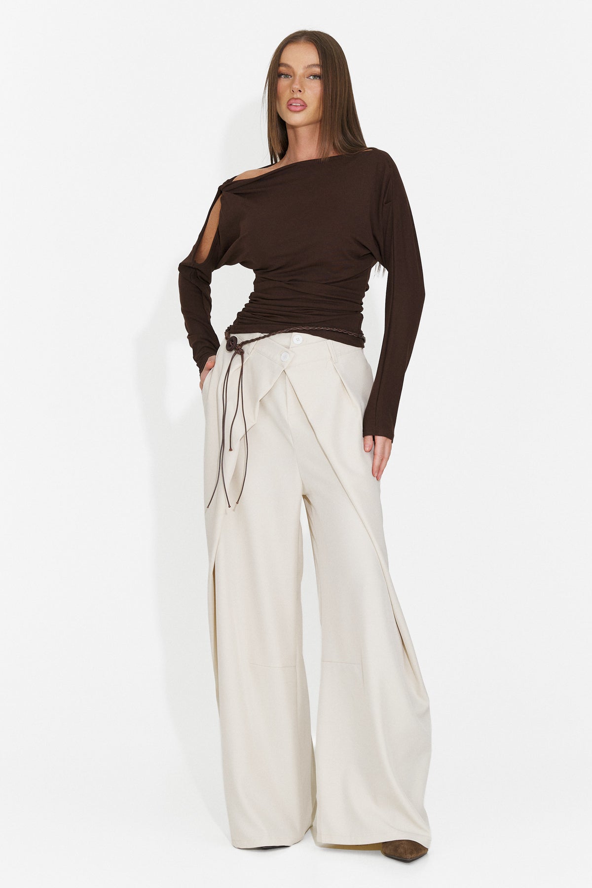 Pantaloni eleganti crem Veliritara Bogas
