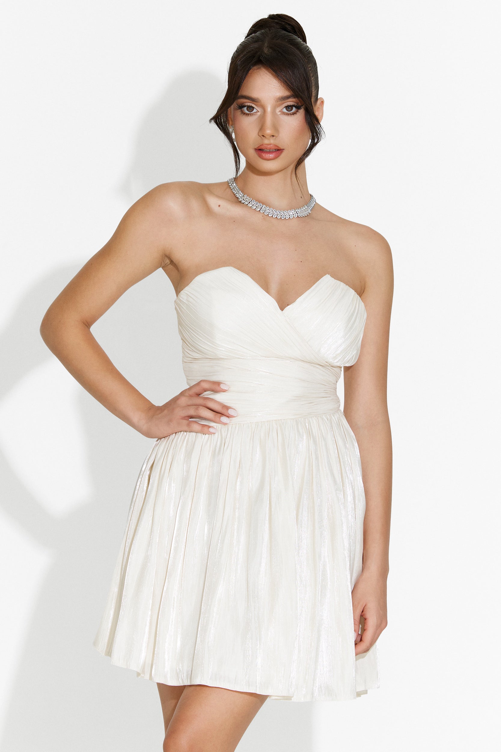 Krótka beżowa sukienka damska Ziora Bogas