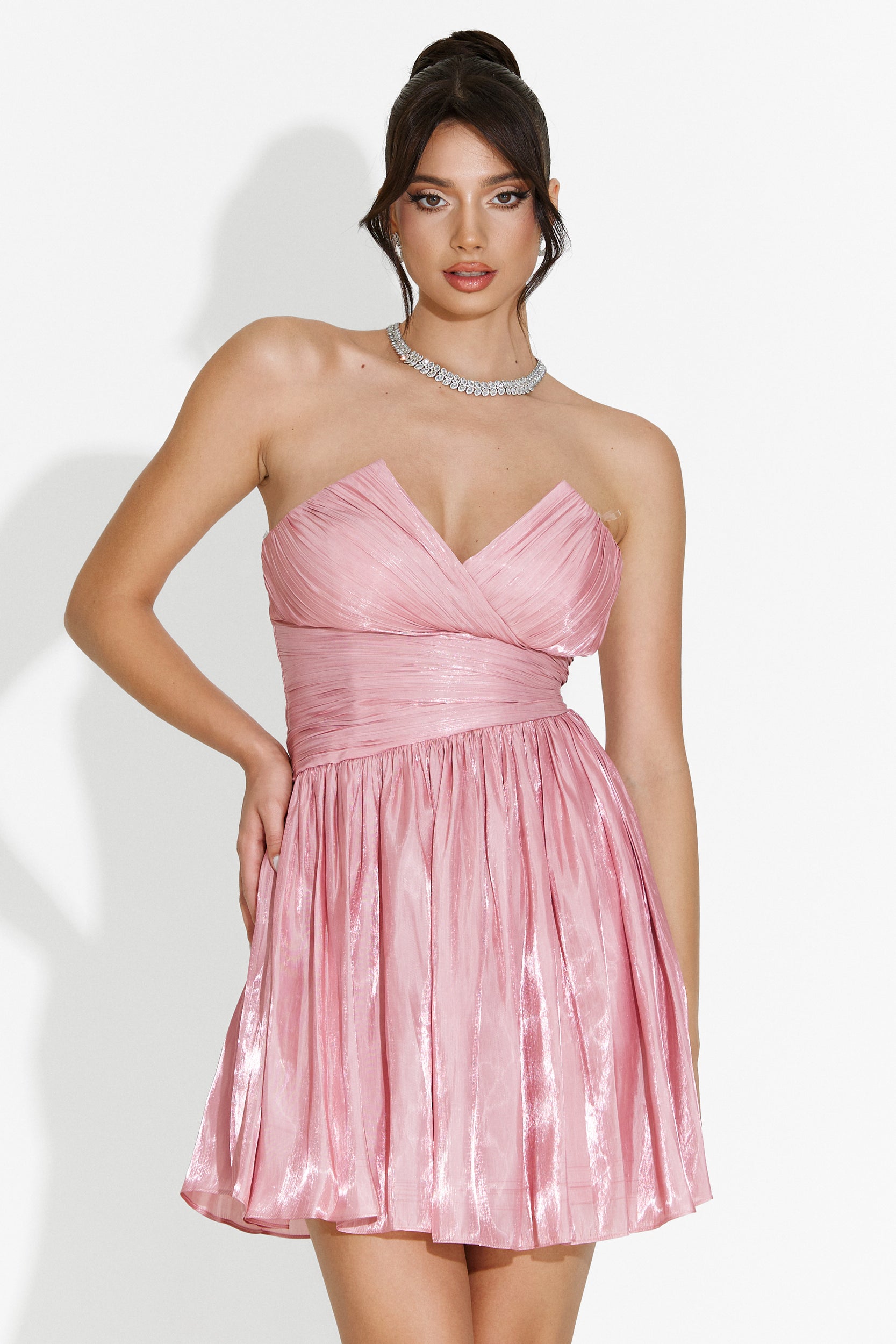 Krótka różowa sukienka damska Ziora Bogas