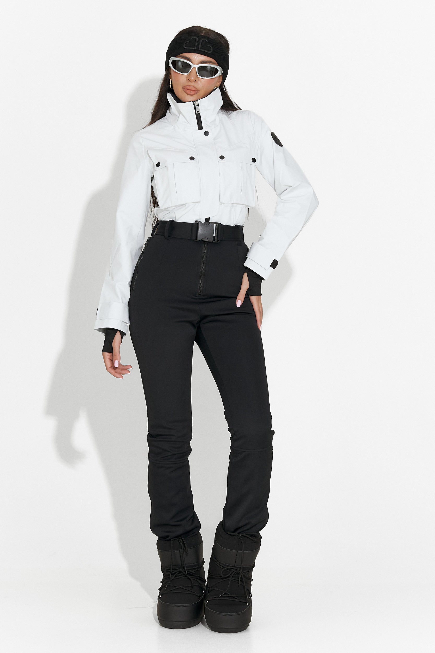 Luźny biało-czarny kombinezon narciarski Glorise Bogas