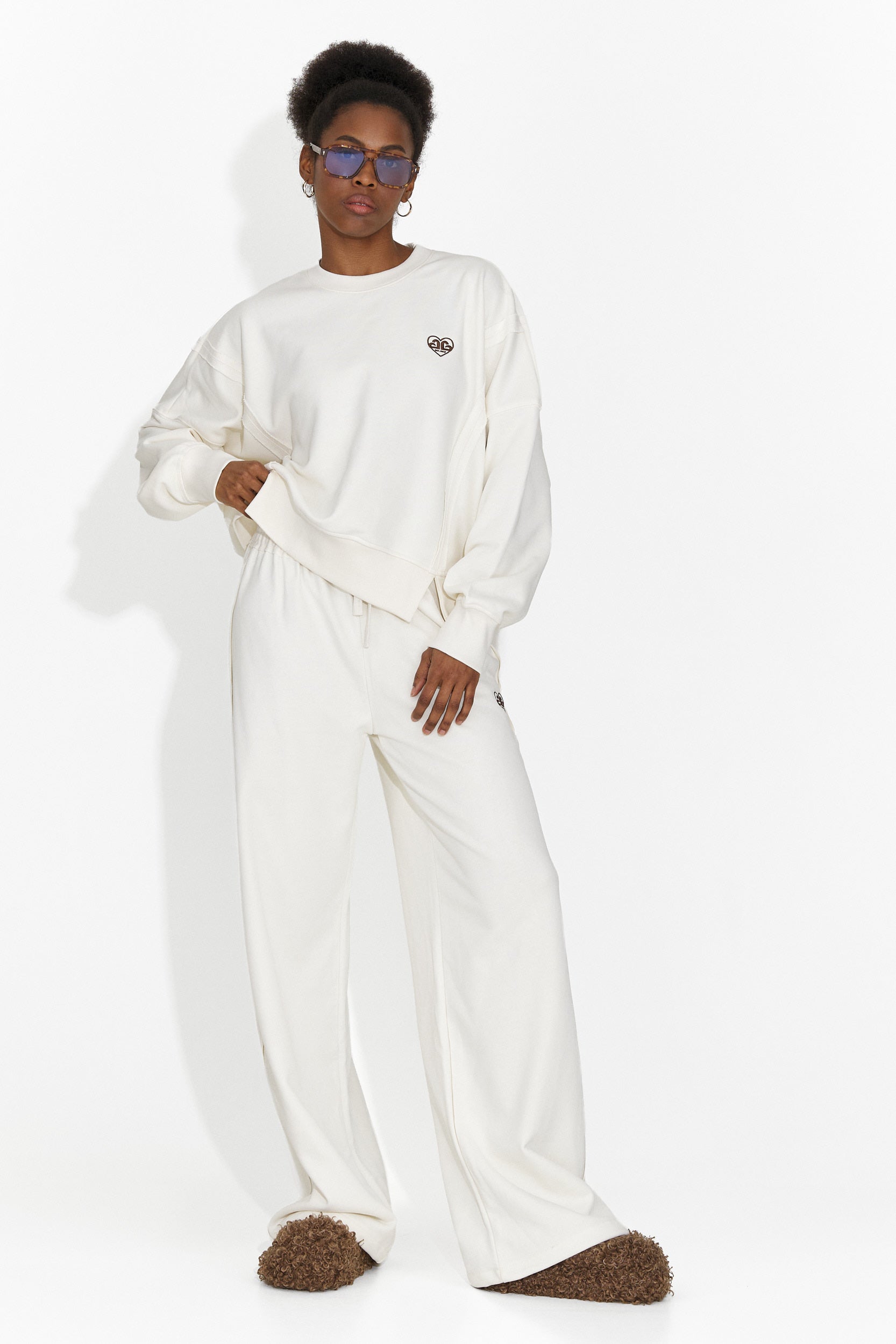 Isabela Bogas Casual Cream Trening dla Kobiet