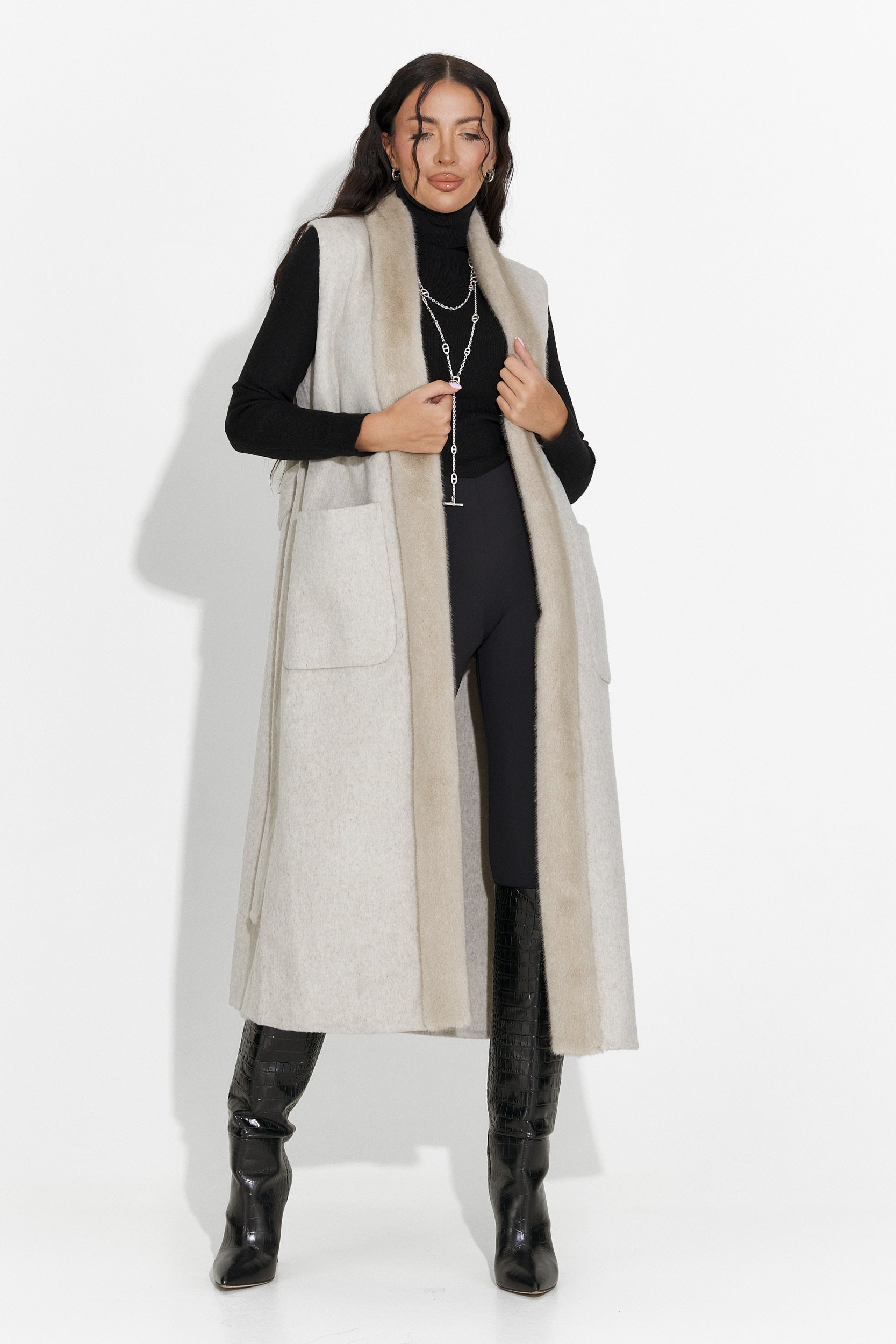 Elegancka Beżowa Kamizelka dla Pań od Brania Bogas