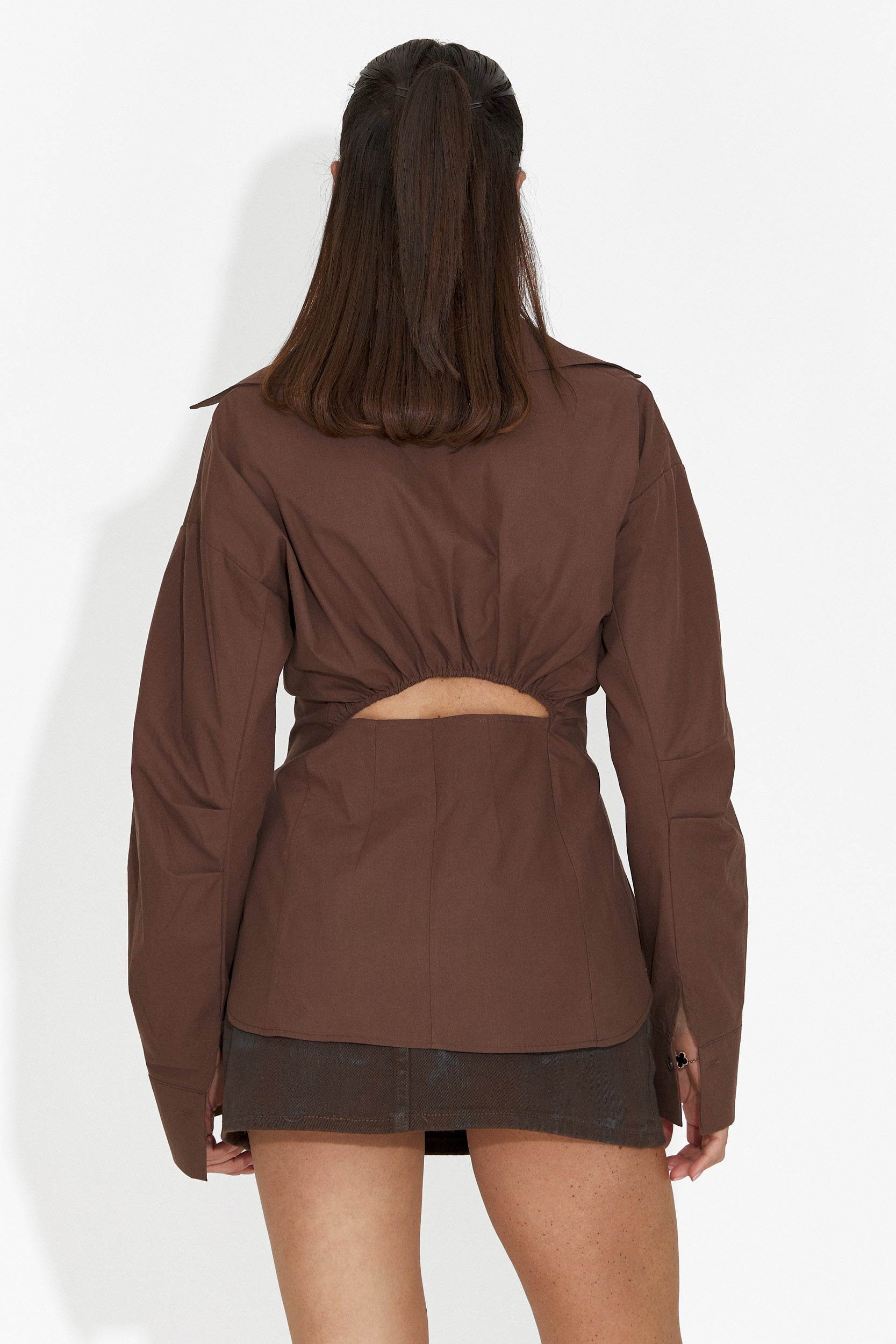 Elegancka brązowa koszula damska Alesya Bogas