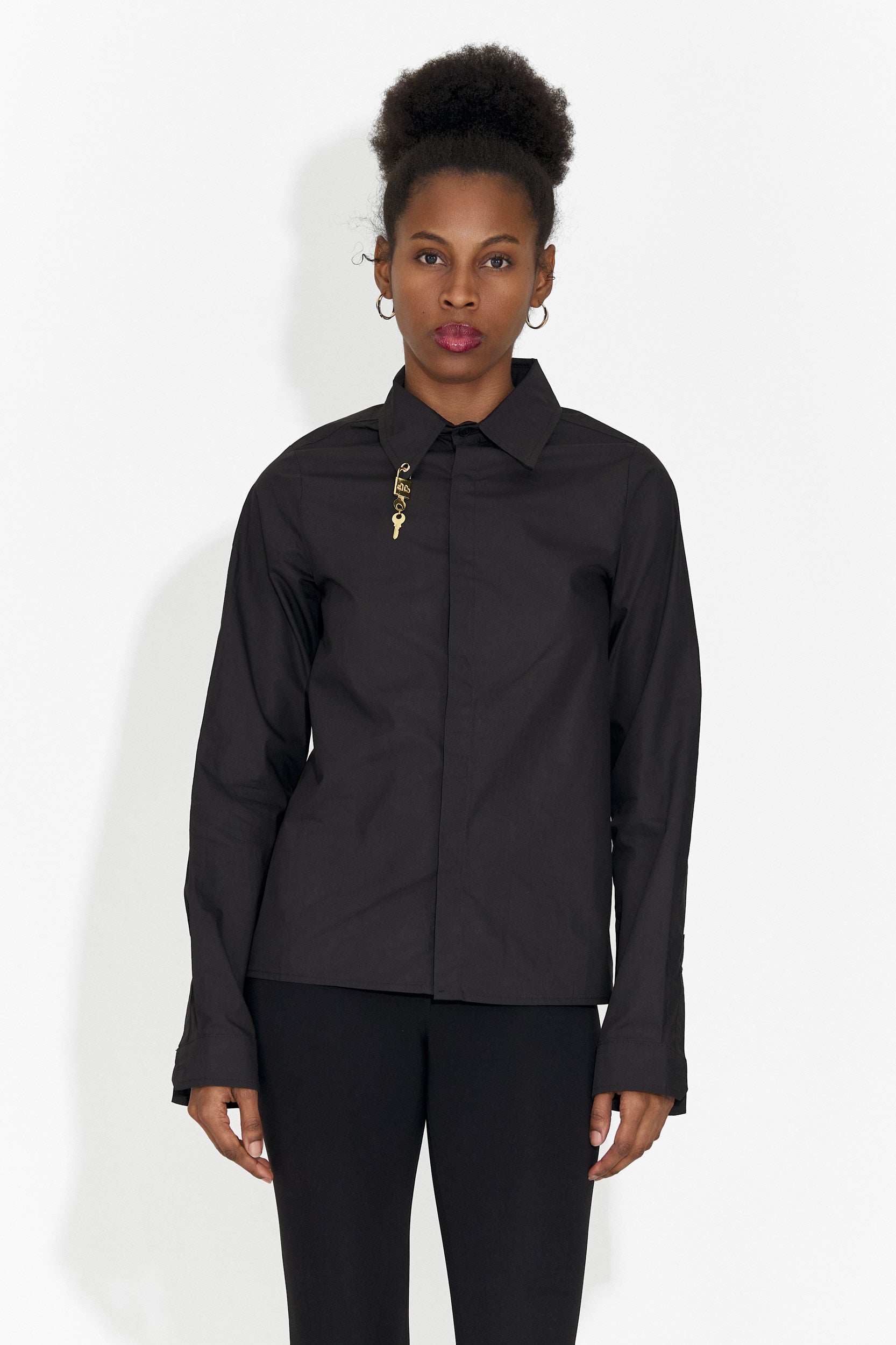 Elegancka Czarna Bluzka dla Pań od Jetie Bogas