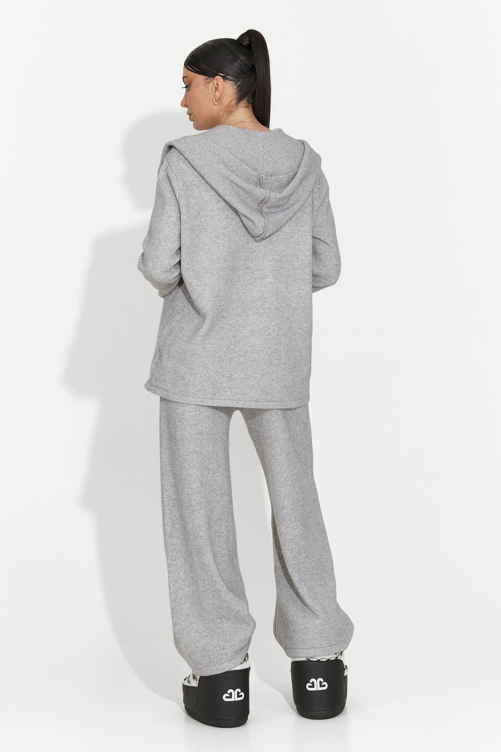 Luźny szary damski garnitur Vencilie Bogas