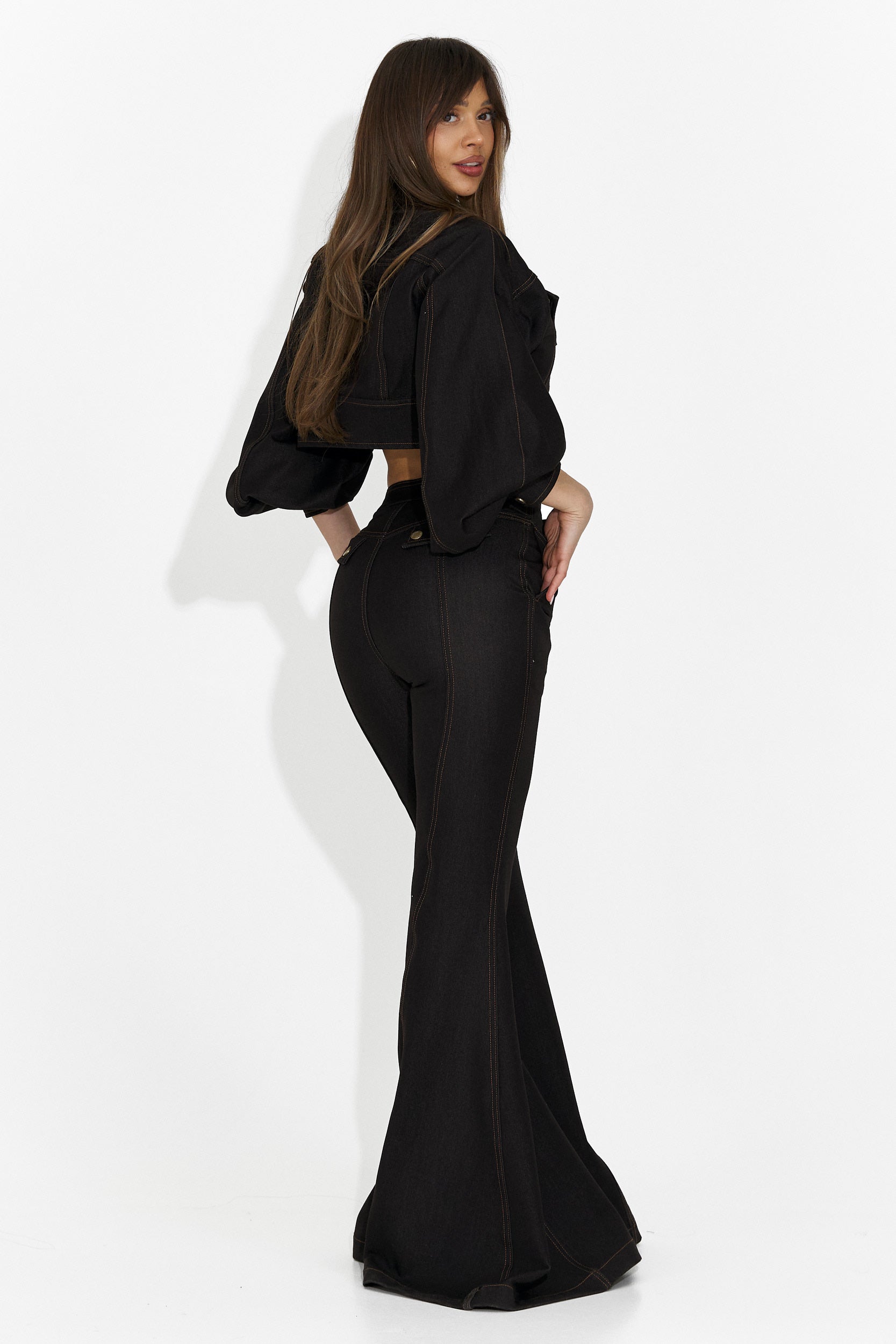 Kobiecy garnitur Kimala Bogas: spodnie + czarna marynarka