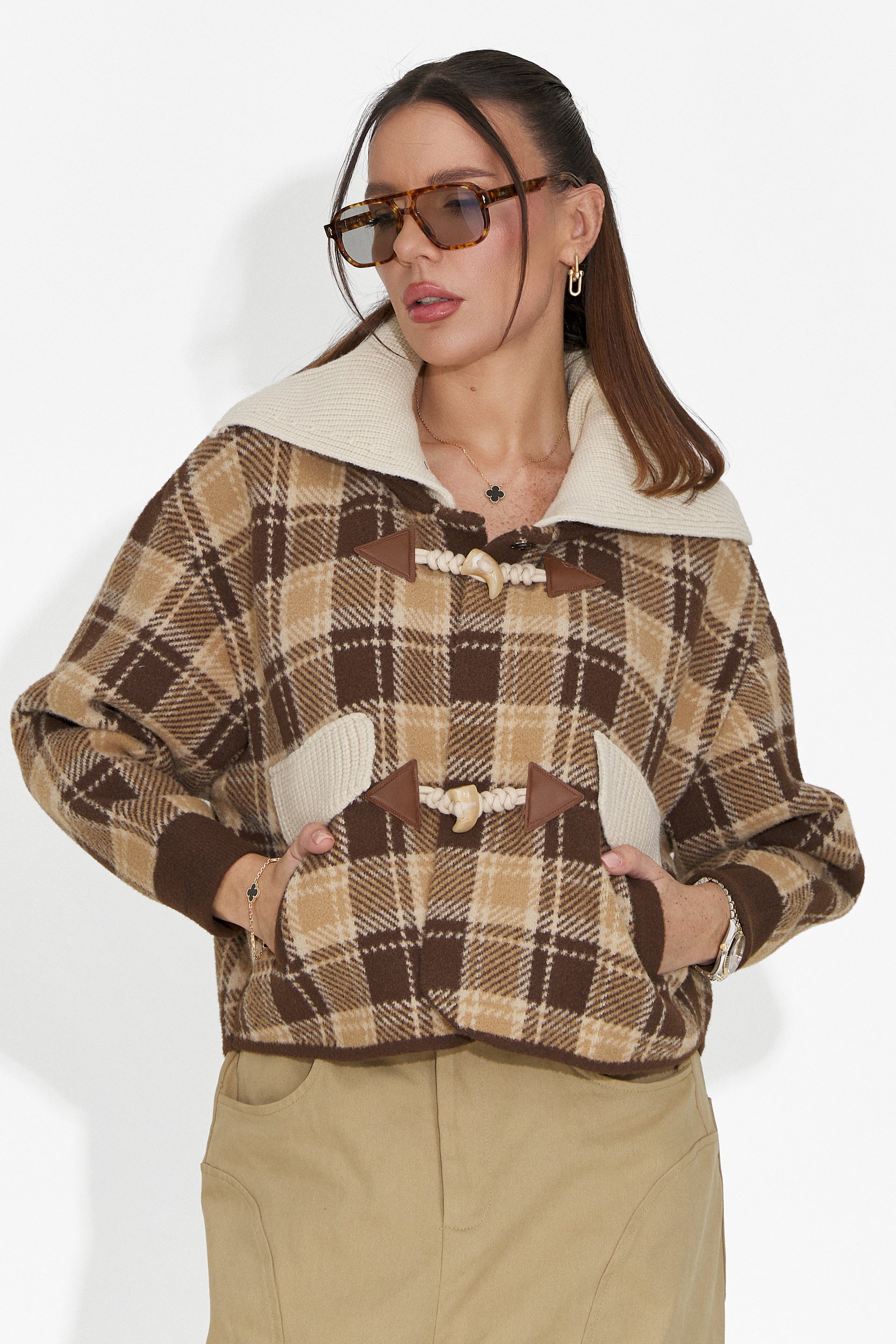 Elegancka damska kurtka w kolorze morskiej błękity od Pretay Bo