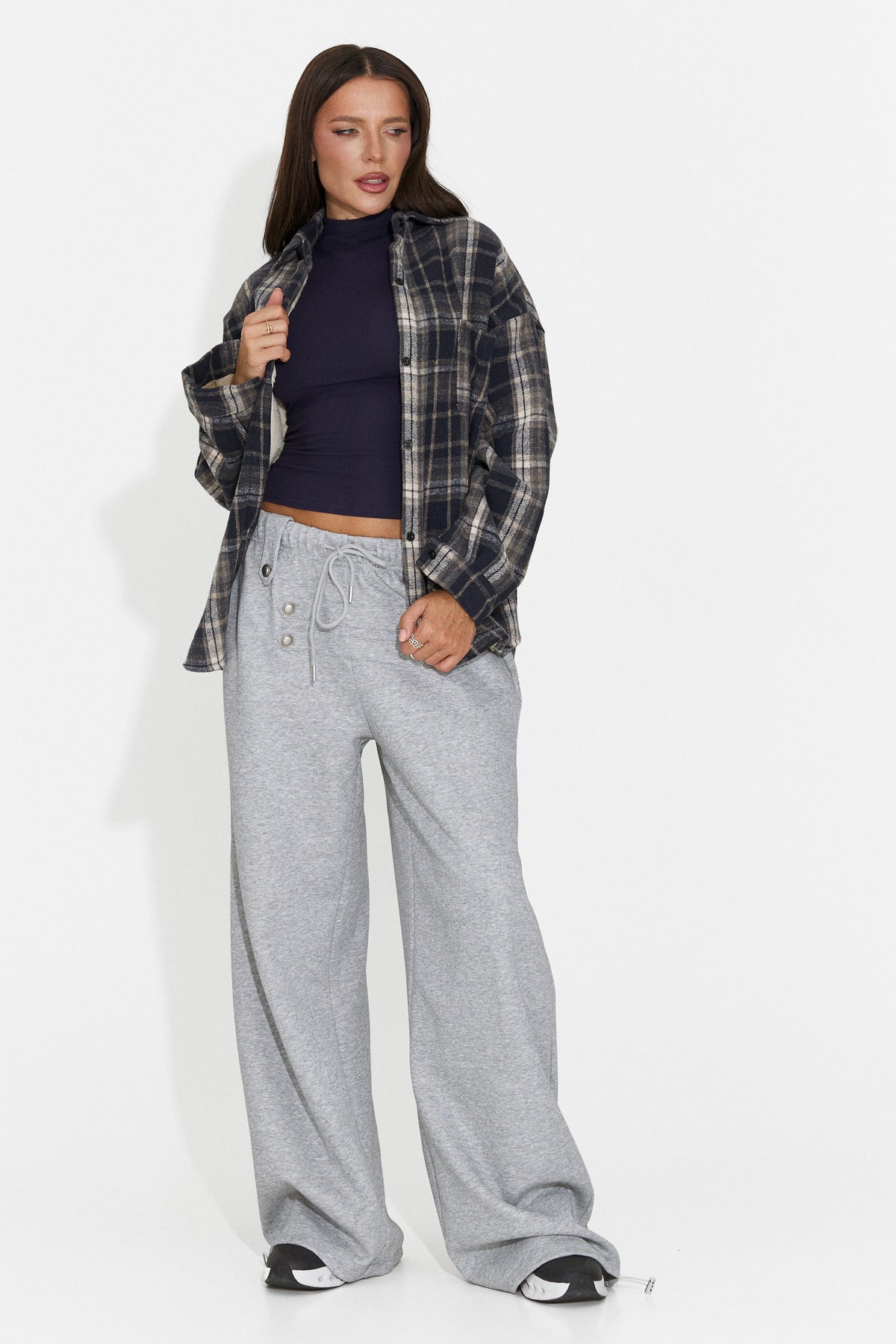Pantaloni casual gri Valadzora Bogas
