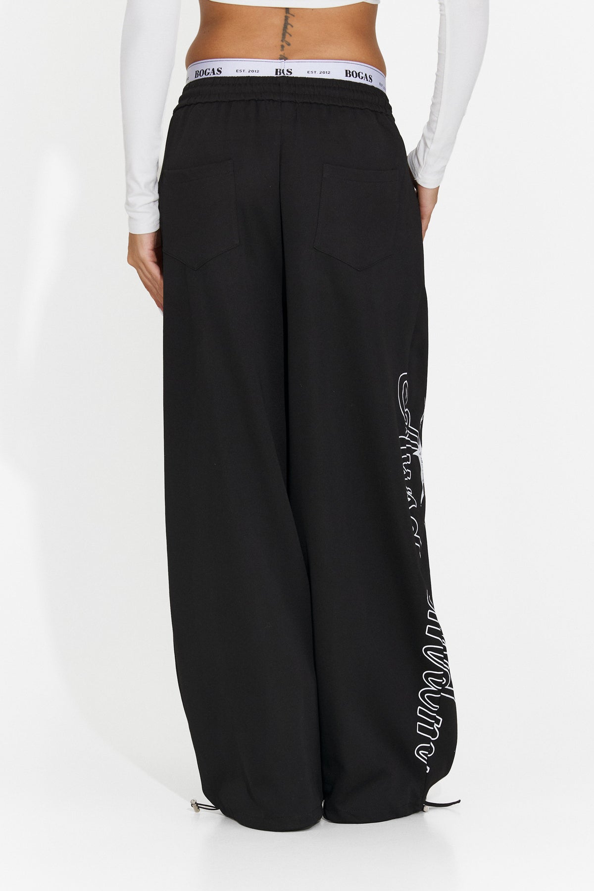 Pantaloni casual negri Riraiara Bogas