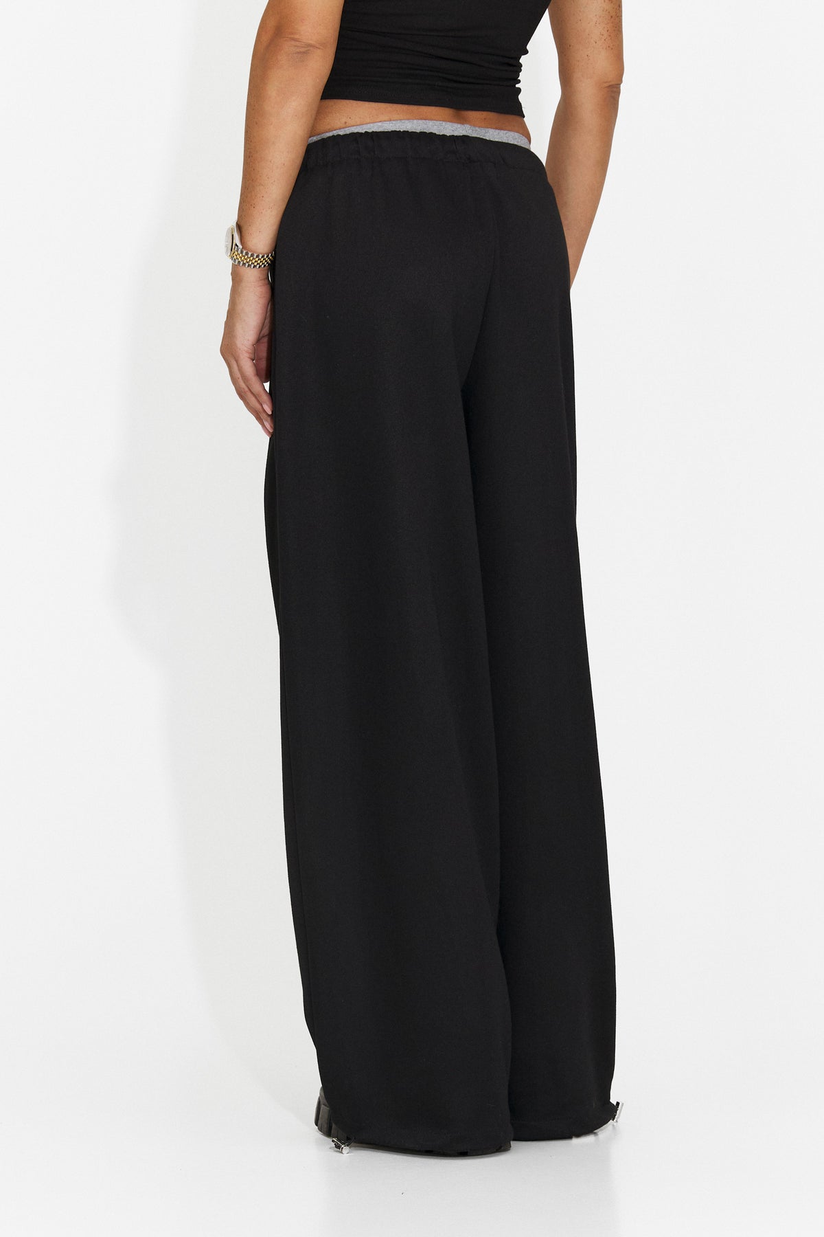 Pantaloni casual negri Velucnira Bogas