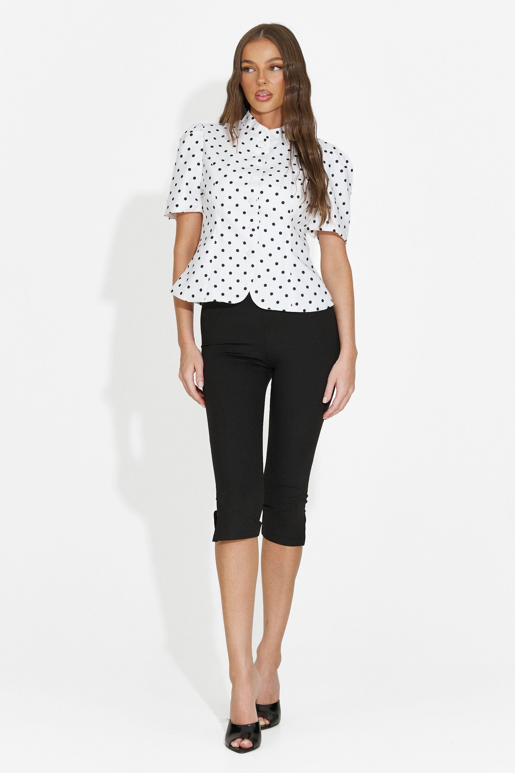 Spodnie damskie capri czarne Nedenia Bogas