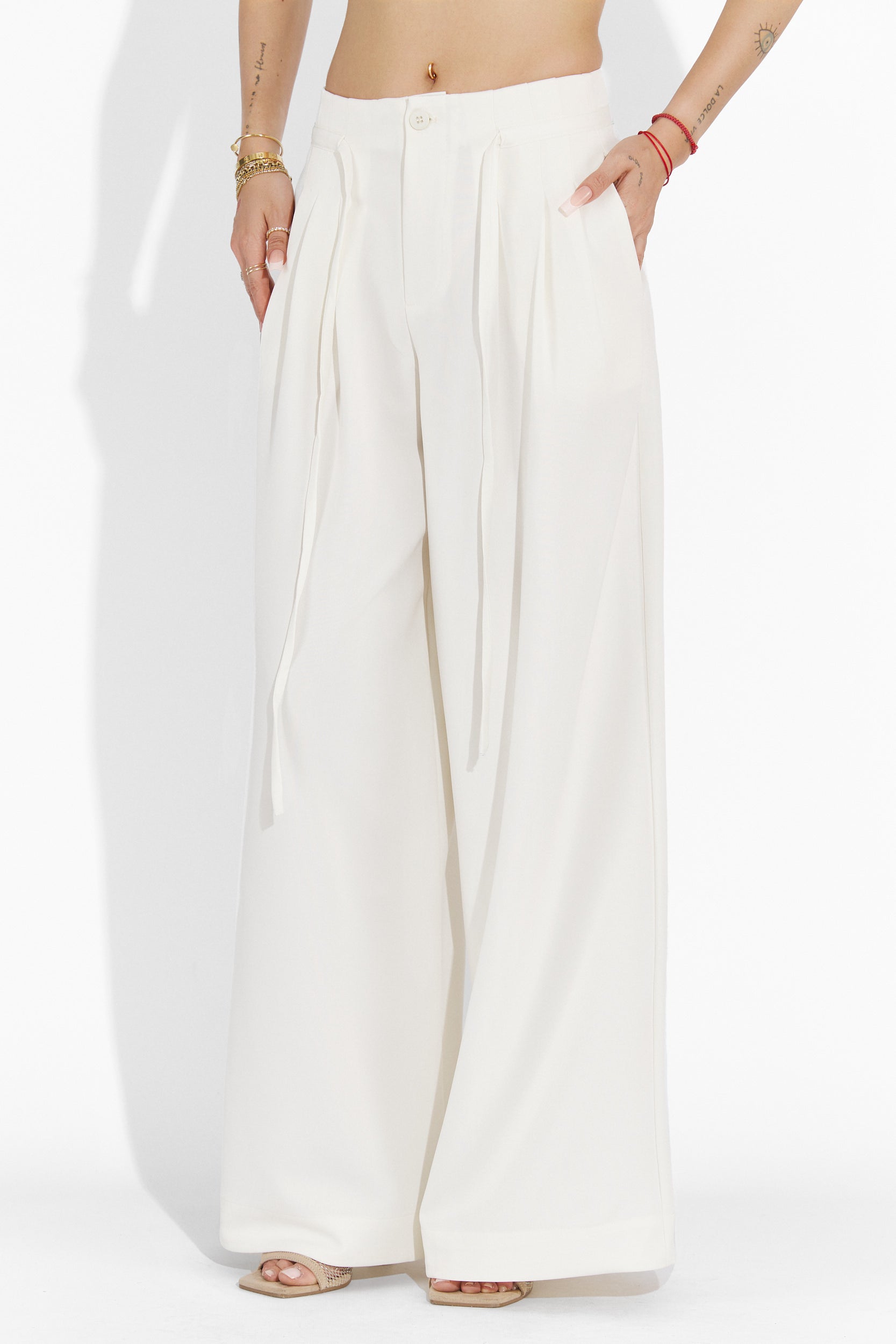 Białe, casualowe spodnie damskie Eusebiu Bogas