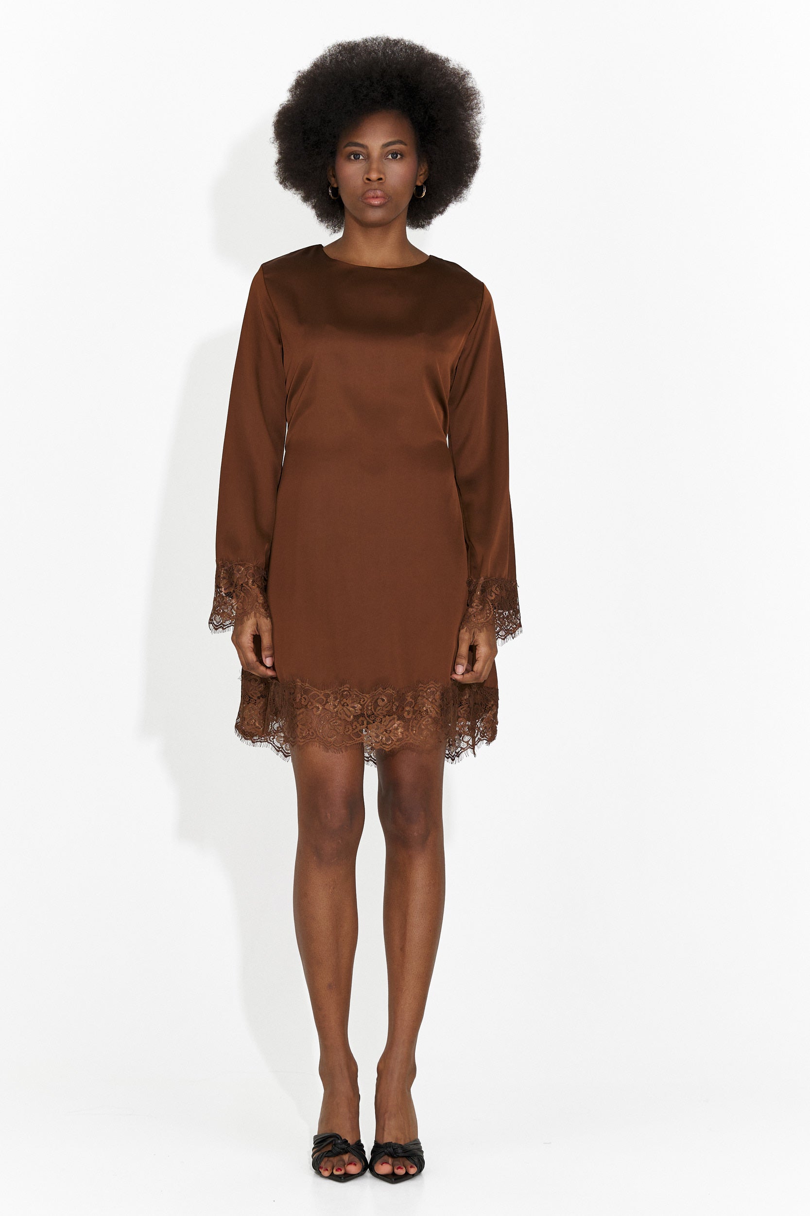 Krótka Brązowa Sukienka dla Pań Olmaria Bogas