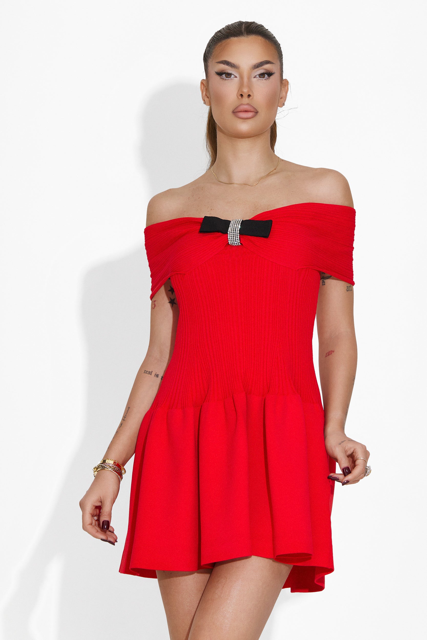 Czerwona krótka sukienka damska Aletha Bogas