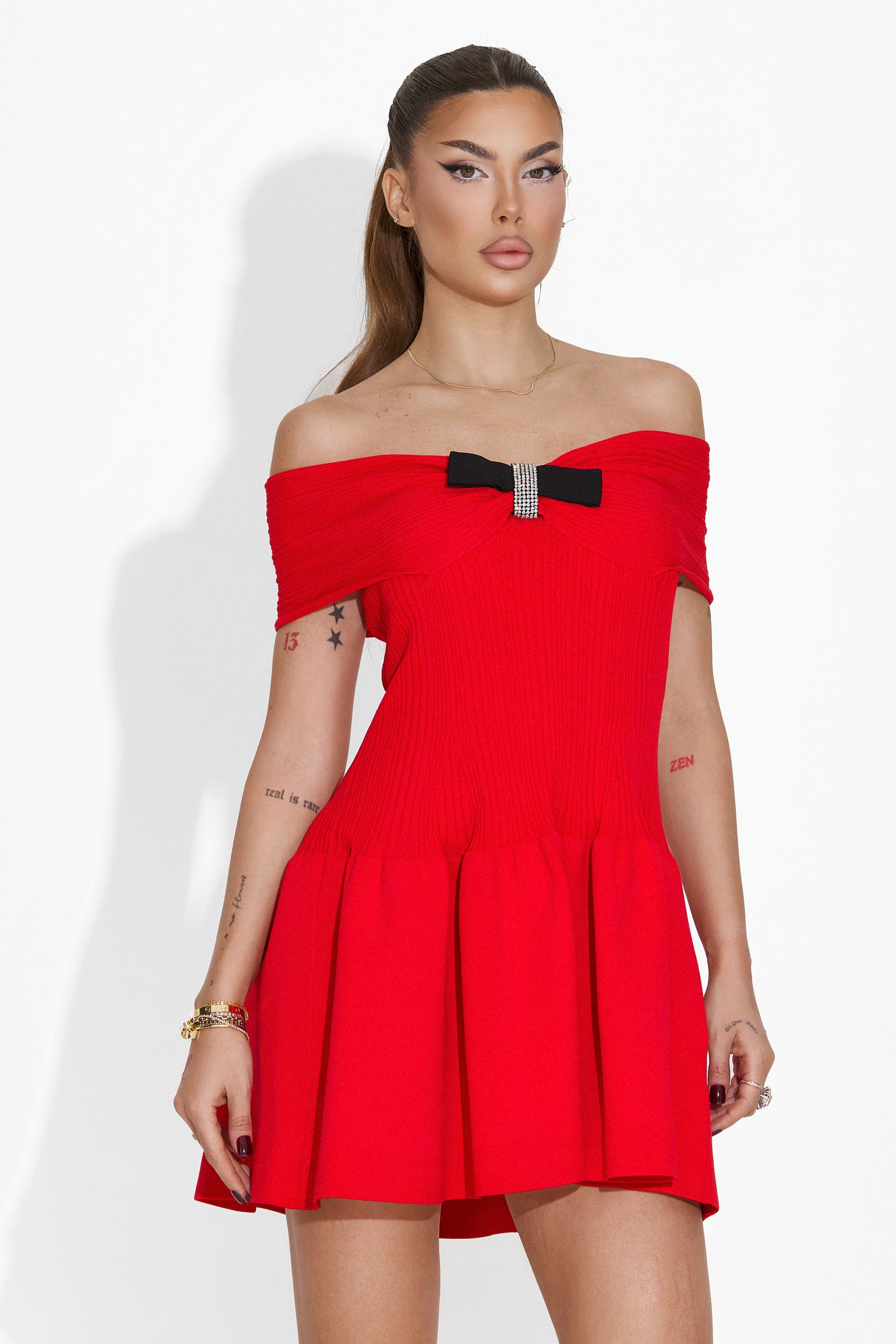 Czerwona krótka sukienka damska Aletha Bogas