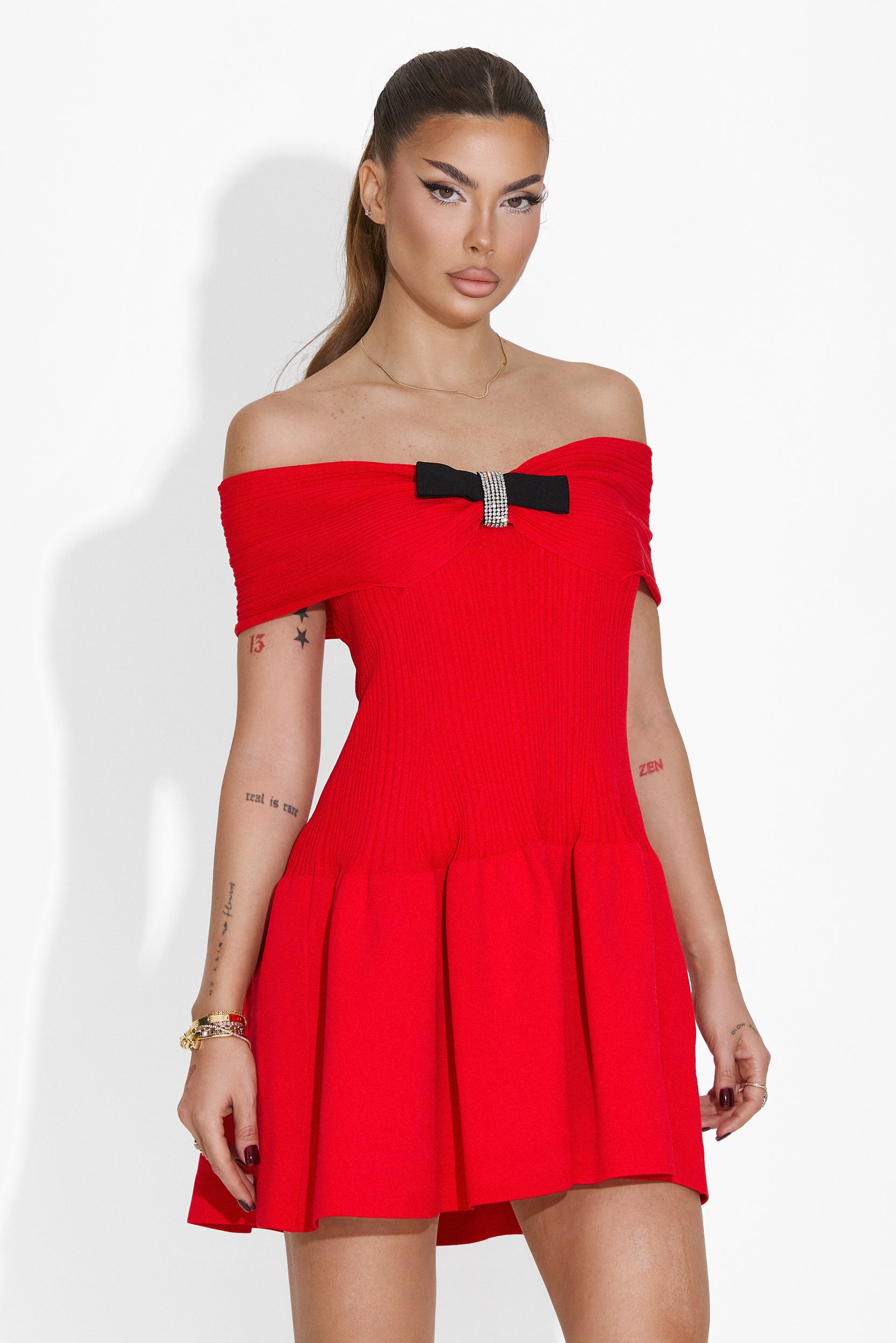 Czerwona krótka sukienka damska Aletha Bogas