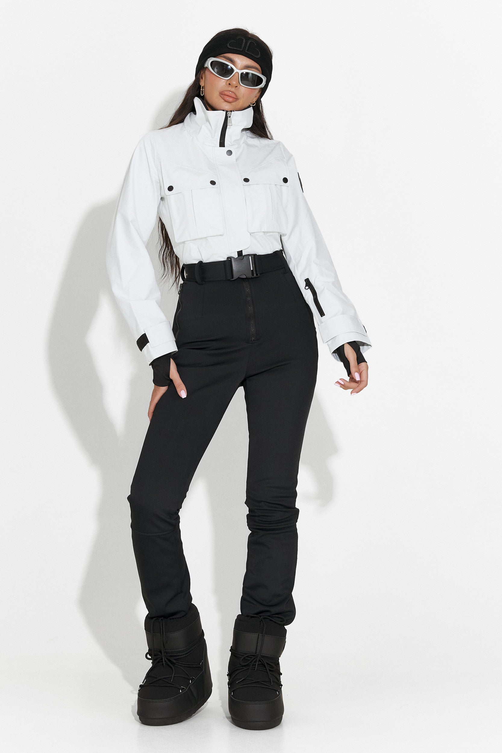 Luźny biało-czarny kombinezon narciarski Glorise Bogas