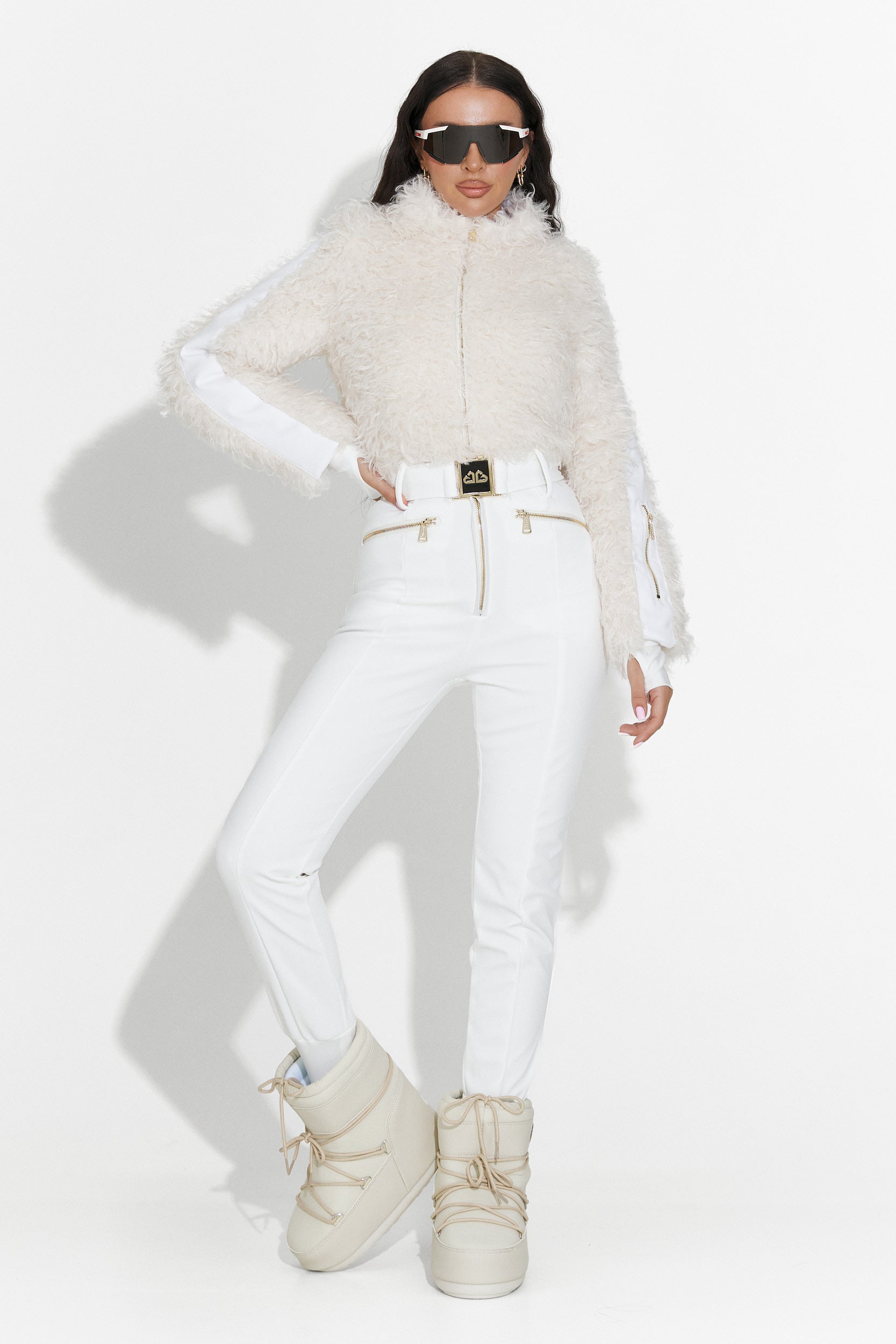 Biały kombinezon narciarski casual Alycia Bogas