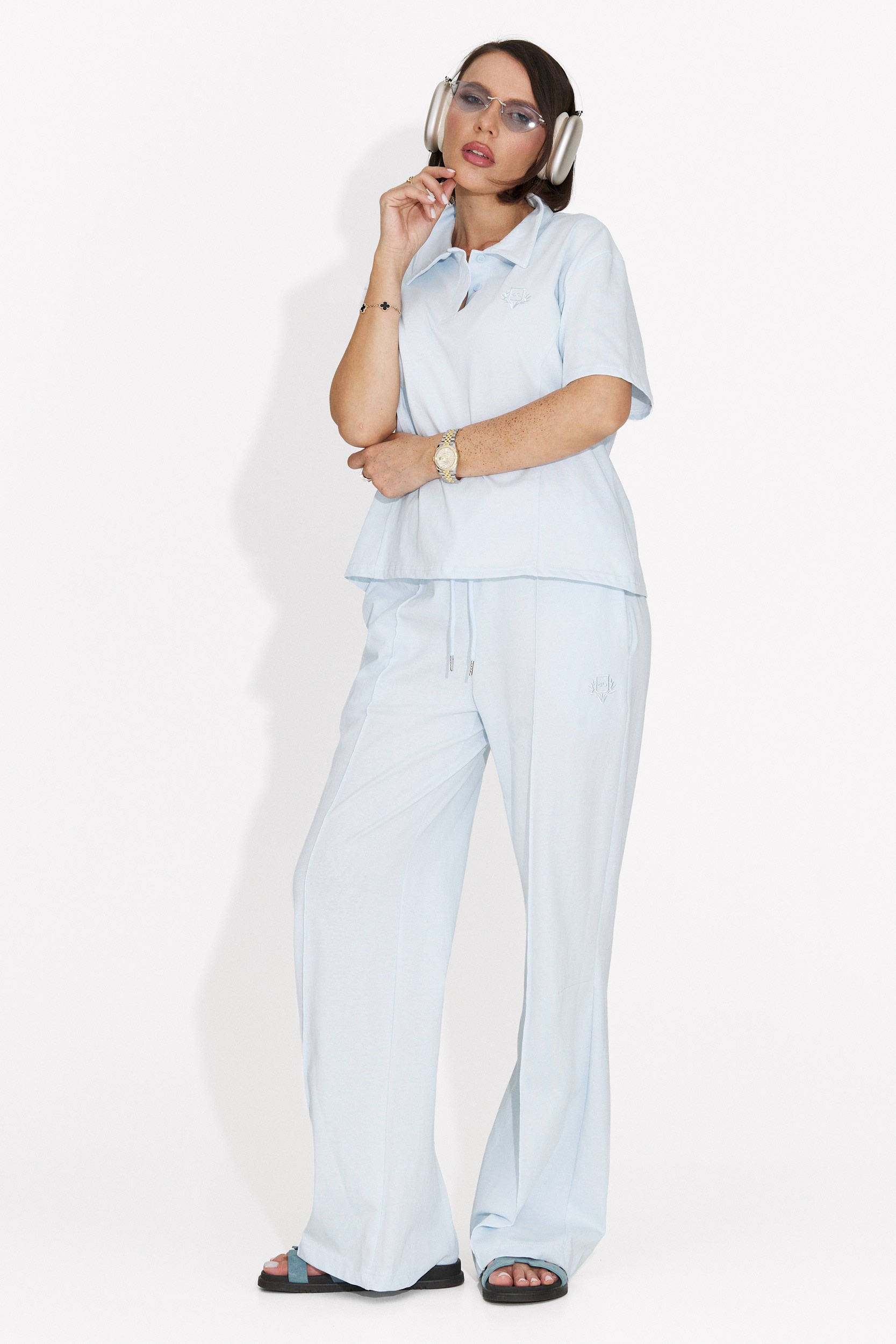 Luźny niebieski dres treningowy dla kobiet Bya Bogas