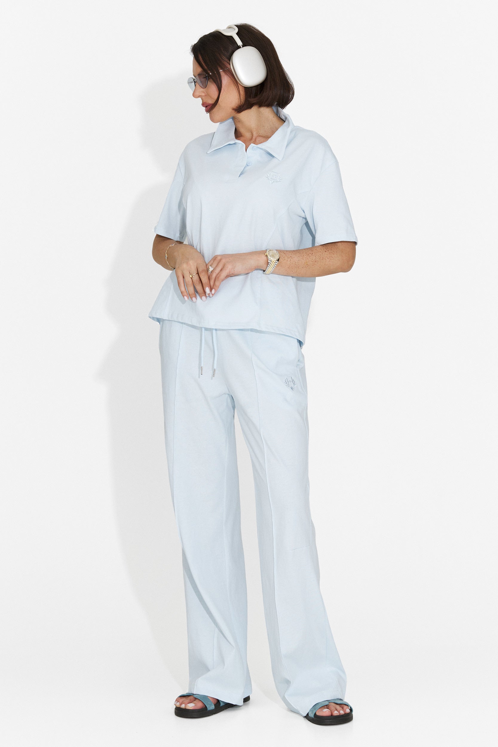 Luźny niebieski dres treningowy dla kobiet Bya Bogas