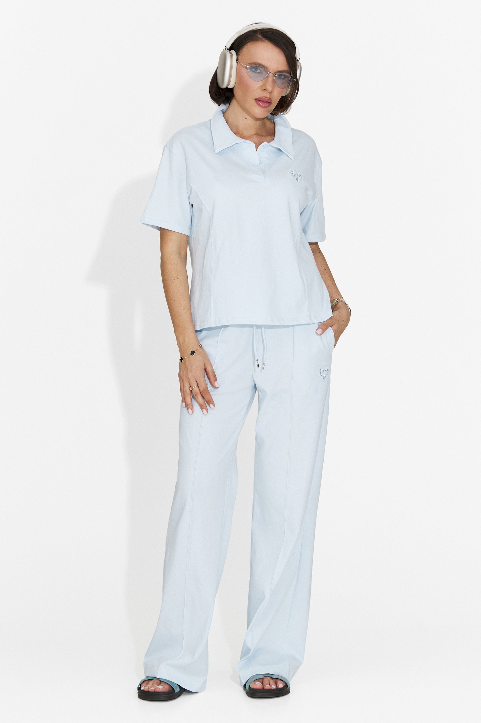 Luźny niebieski dres treningowy dla kobiet Bya Bogas