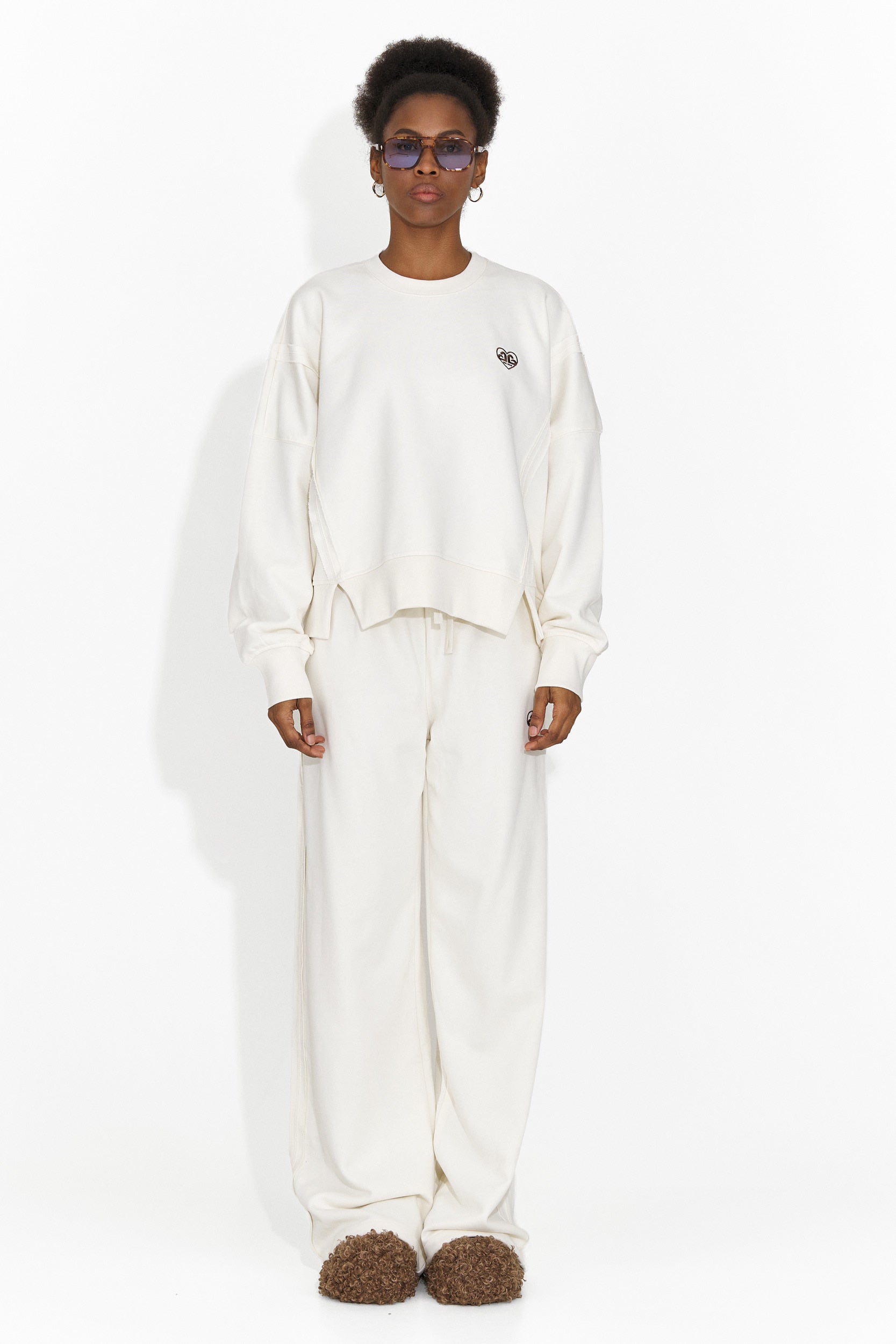 Isabela Bogas Casual Cream Trening dla Kobiet