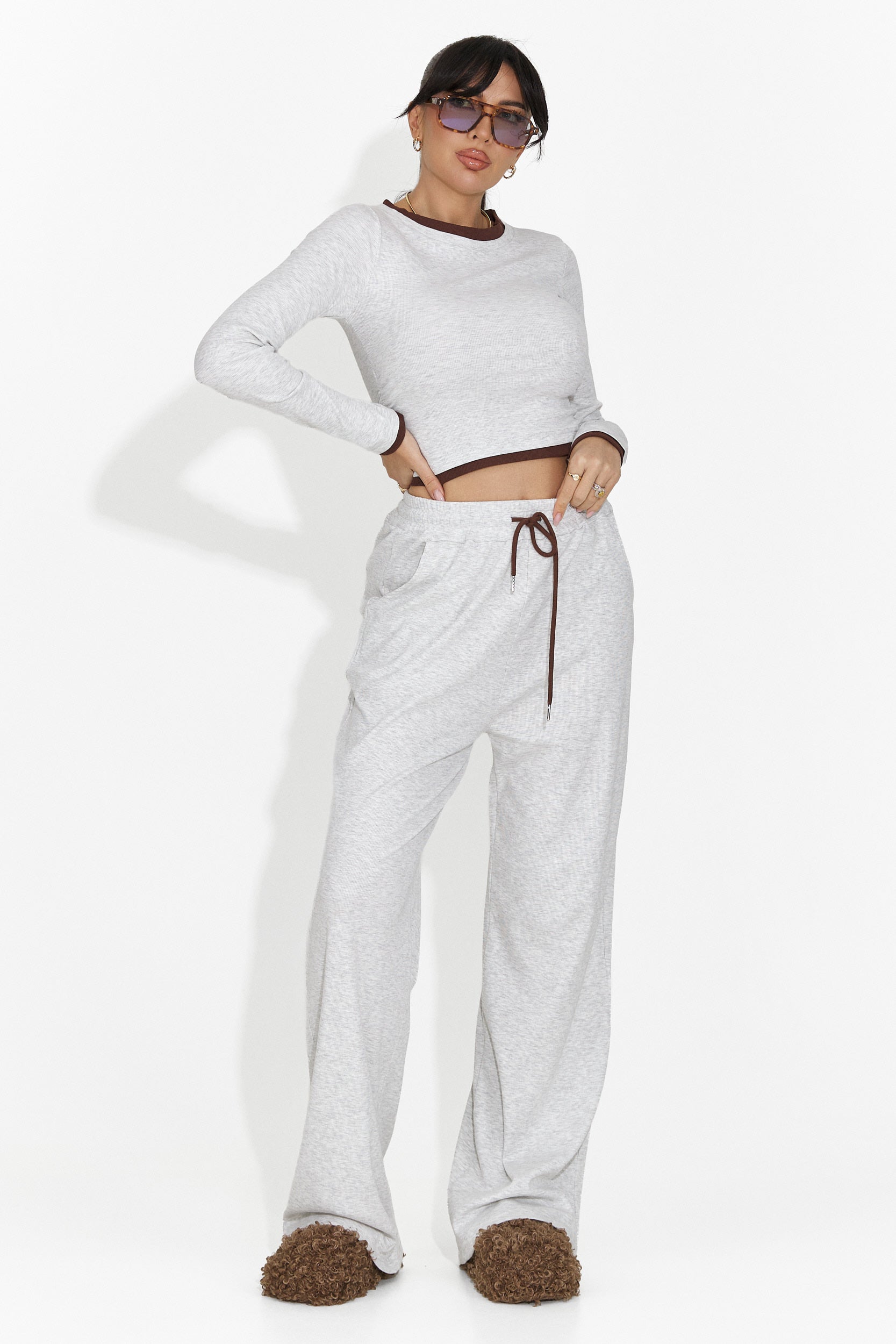 Codzienny brązowy dres treningowy dla kobiet Jenie Bogas