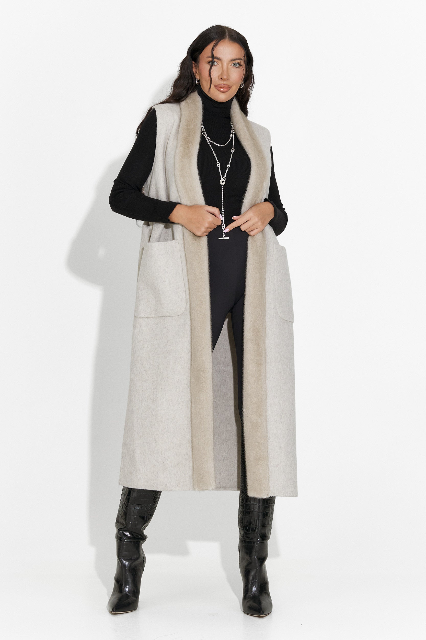 Elegancka Beżowa Kamizelka dla Pań od Brania Bogas