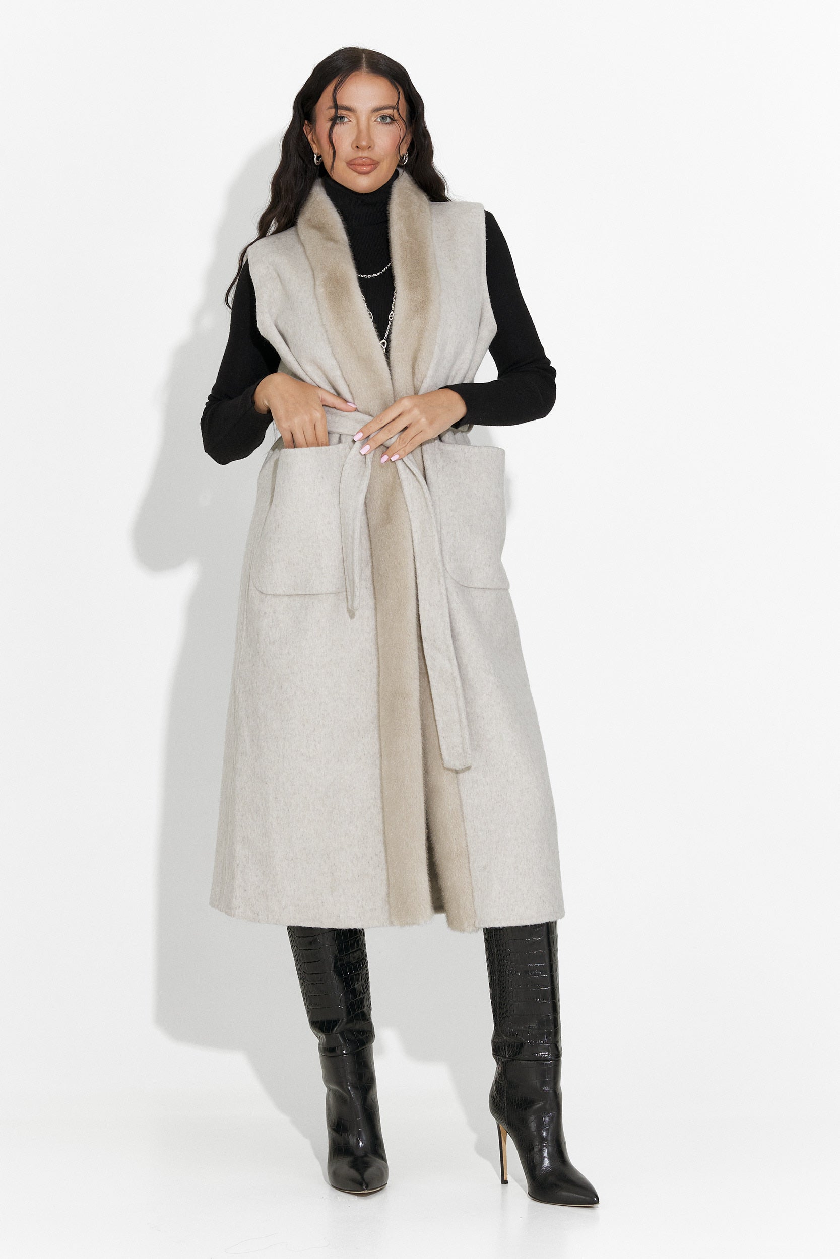 Elegancka Beżowa Kamizelka dla Pań od Brania Bogas